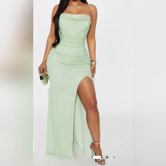 Dresses & Skirts - Elegant Mint Green Strapless Dress